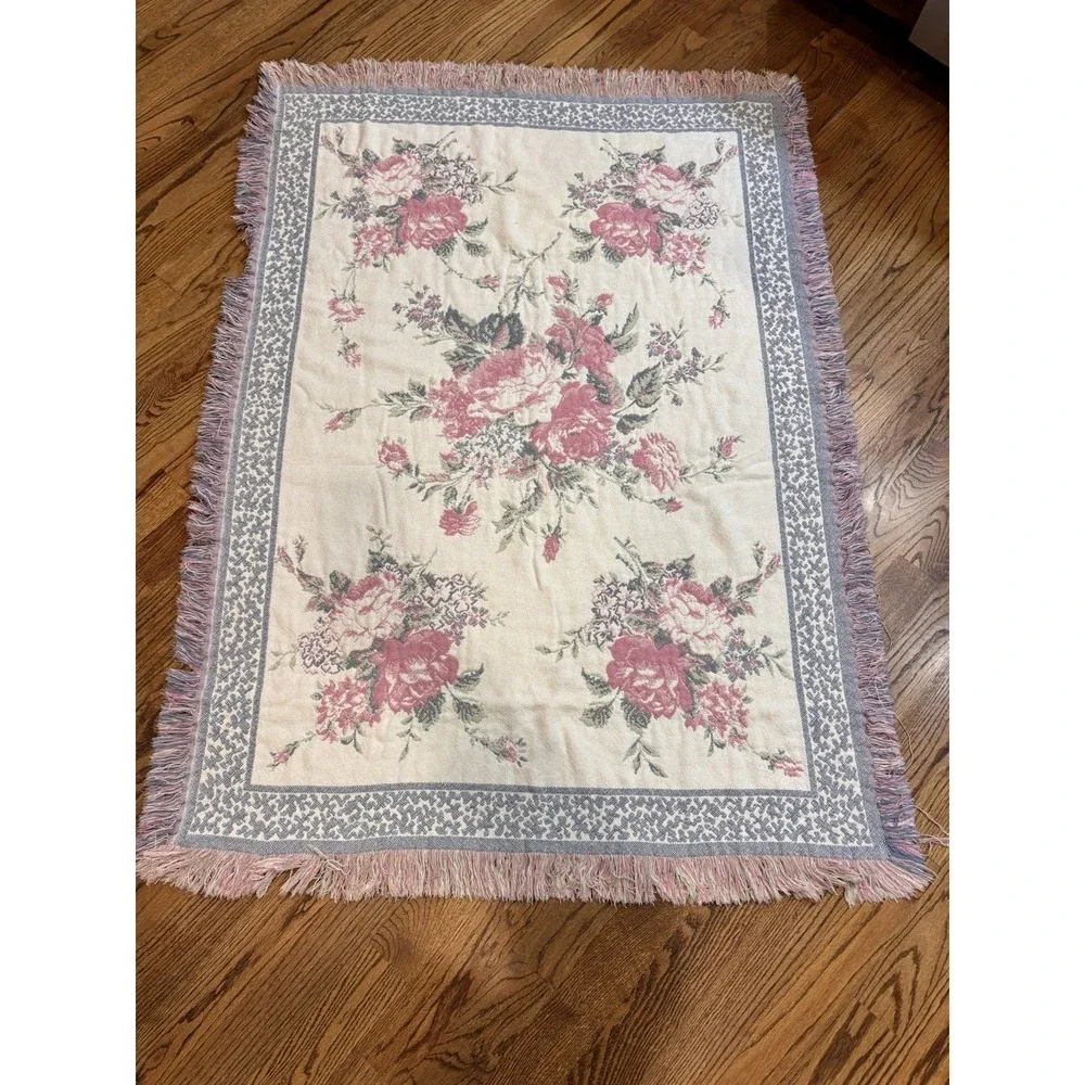 Vintage Floral Woven Throw Blanket Pink Roses Fringe Cottagecore Victorian 44x62